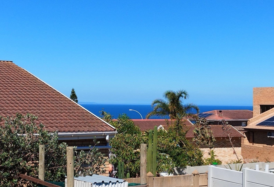 3 Bedroom Property for Sale in Wavecrest Eastern Cape